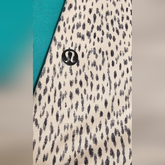 Like new LULULEMON DANCE TO YOGA TANK US 4 - Picture 12 of 17